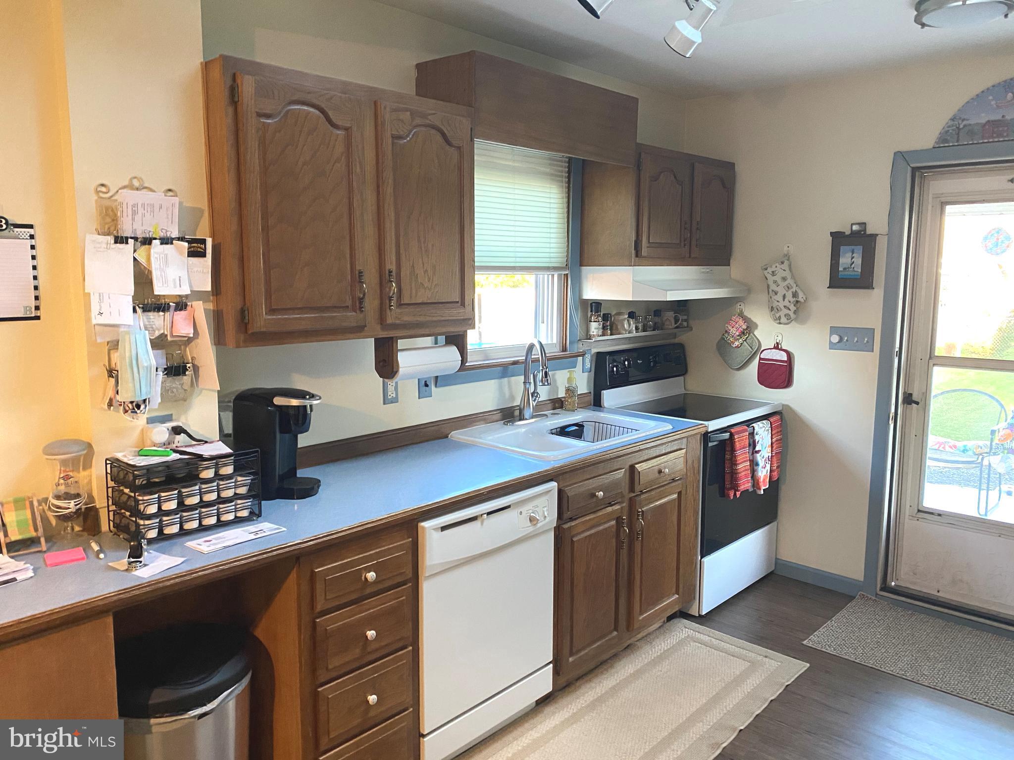 305 Greystone Road York, PA 17402 - Photo 6 of 15 Gallery Image 6