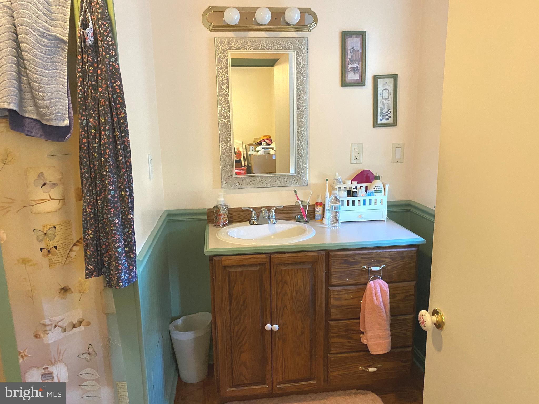 305 Greystone Road York, PA 17402 - Photo 7 of 15 Gallery Image 7