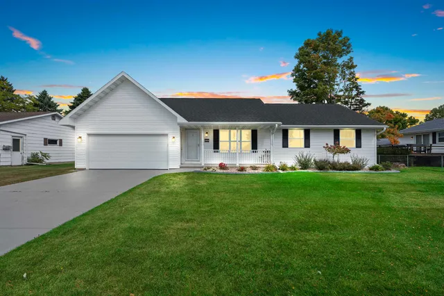 $356,900 | 1305 Center Street, Kewaunee, WI 54216