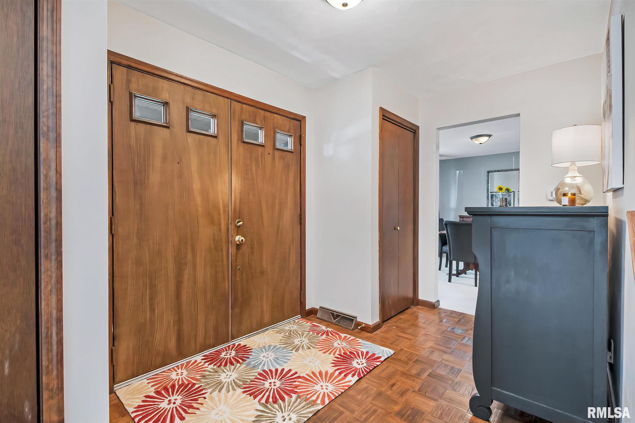 6 Oak Grove Road Geneseo, IL 61254 - Photo 3 of 44 Gallery Image 3