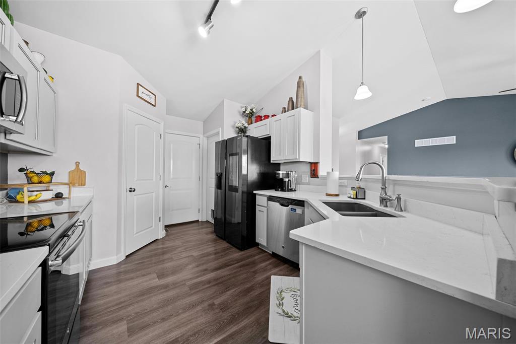 319 Falcons Way Wright City, MO 63390 - Photo 3 of 42