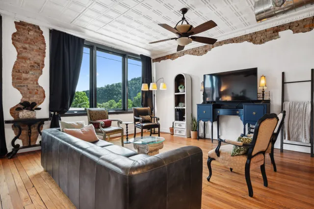 $2,000 | 110 3rd Avenue West, Carthage, TN 37030