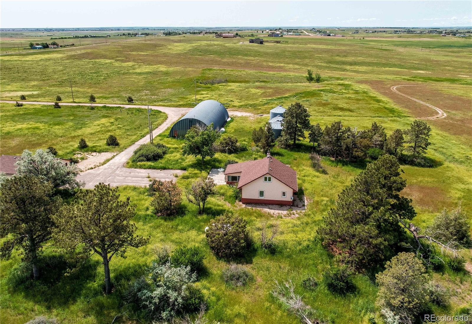 5049 Yulle Road Bennett, CO 80102 - Photo 4 of 40