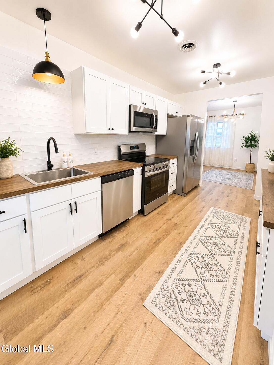 905 Balltown Road Niskayuna, NY 12309 - Photo 27 of 41 In-law kitchen