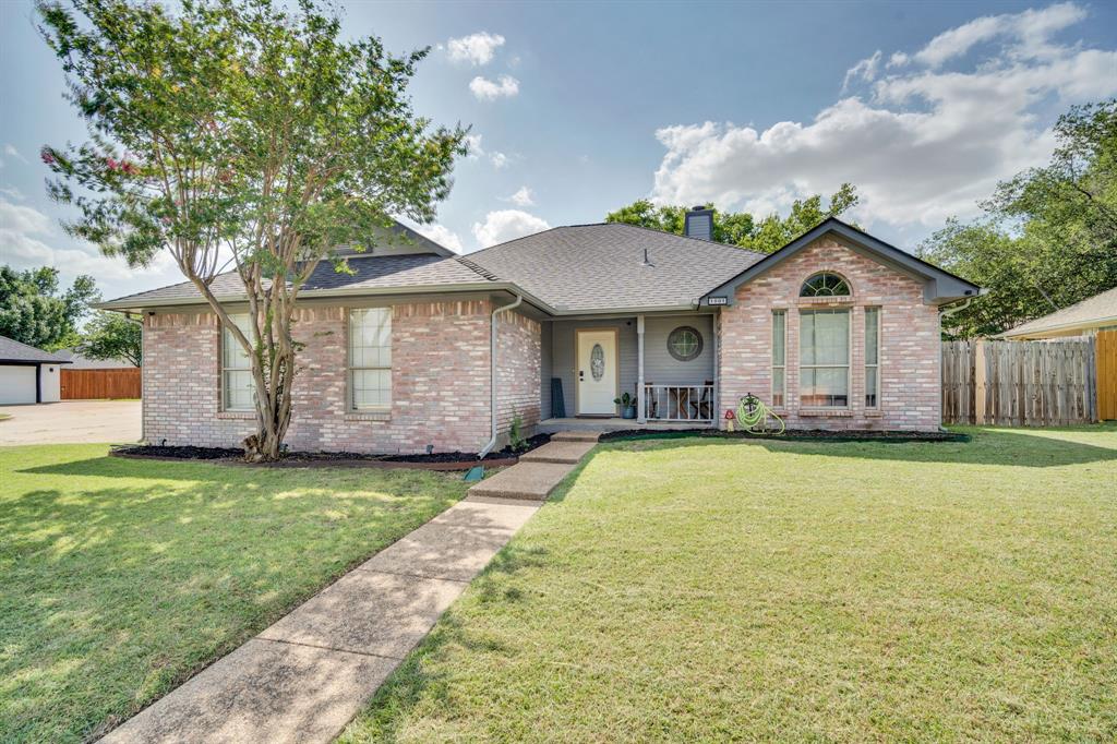 1001 Short Line Boulevard Midlothian, TX 76065 - Photo 1 of 26 Brick veneer exterior with a covered front porch and a prominent arched window