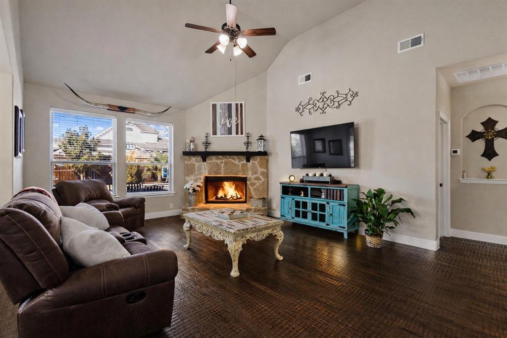 320 Sherbrook Street Van Alstyne, TX 75495 - Photo 12 of 38