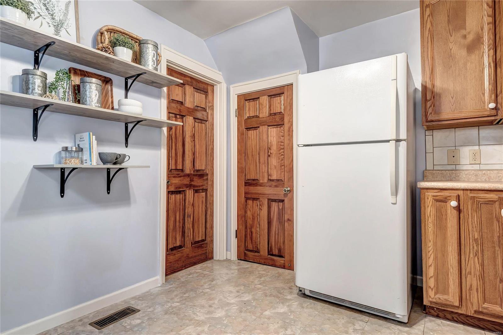 8909 Litzsinger Road Brentwood, MO 63144 - Photo 16 of 39 Gallery Image 16