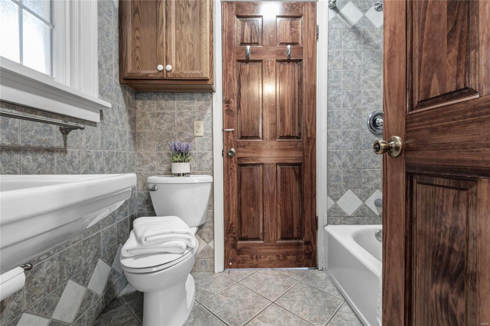 8909 Litzsinger Road Brentwood, MO 63144 - Photo 23 of 39 Gallery Image 23