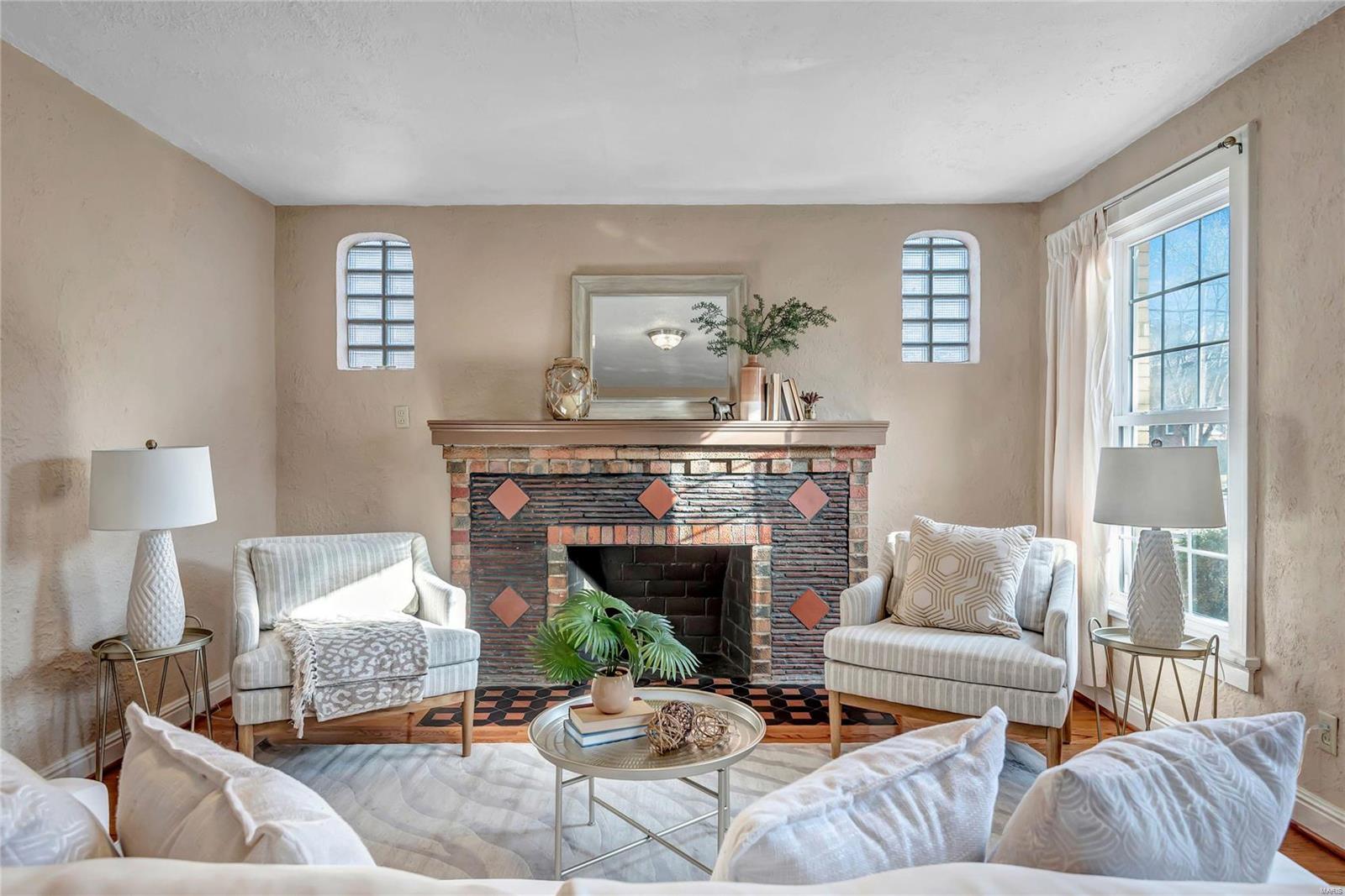 8909 Litzsinger Road Brentwood, MO 63144 - Photo 5 of 39 Gallery Image 5
