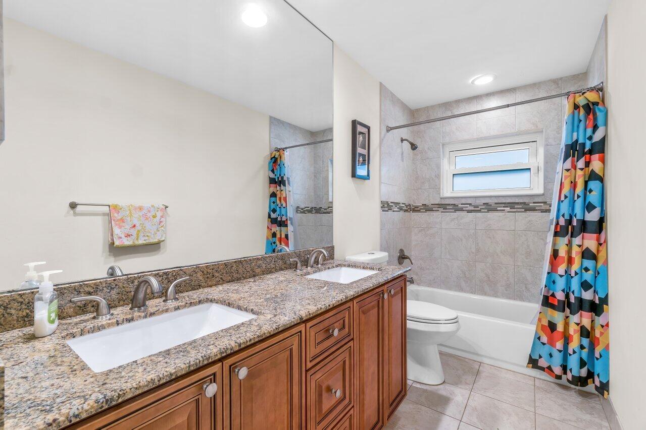 10294 Crosswind Road Boca Raton, FL 33498 - Photo 16 of 34 Guest Bathroom