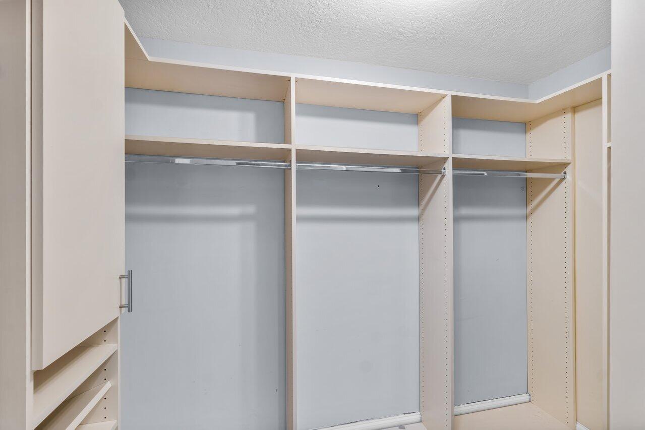 10294 Crosswind Road Boca Raton, FL 33498 - Photo 20 of 34 Primary Walk in