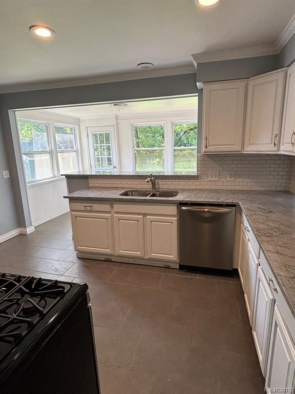 226 East Tienken Road Rochester Hills, MI 48306 - Photo 3 of 9
