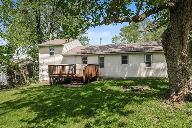$1,370 | 10306 Oakland Avenue, Kansas City, MO 64134