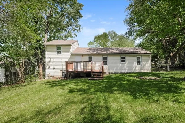 $1,370 | 10306 Oakland Avenue, Kansas City, MO 64134