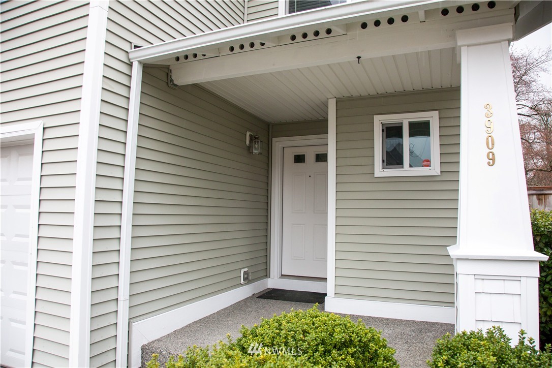 3909 East R Street Tacoma, WA 98404 - Photo 2 of 25