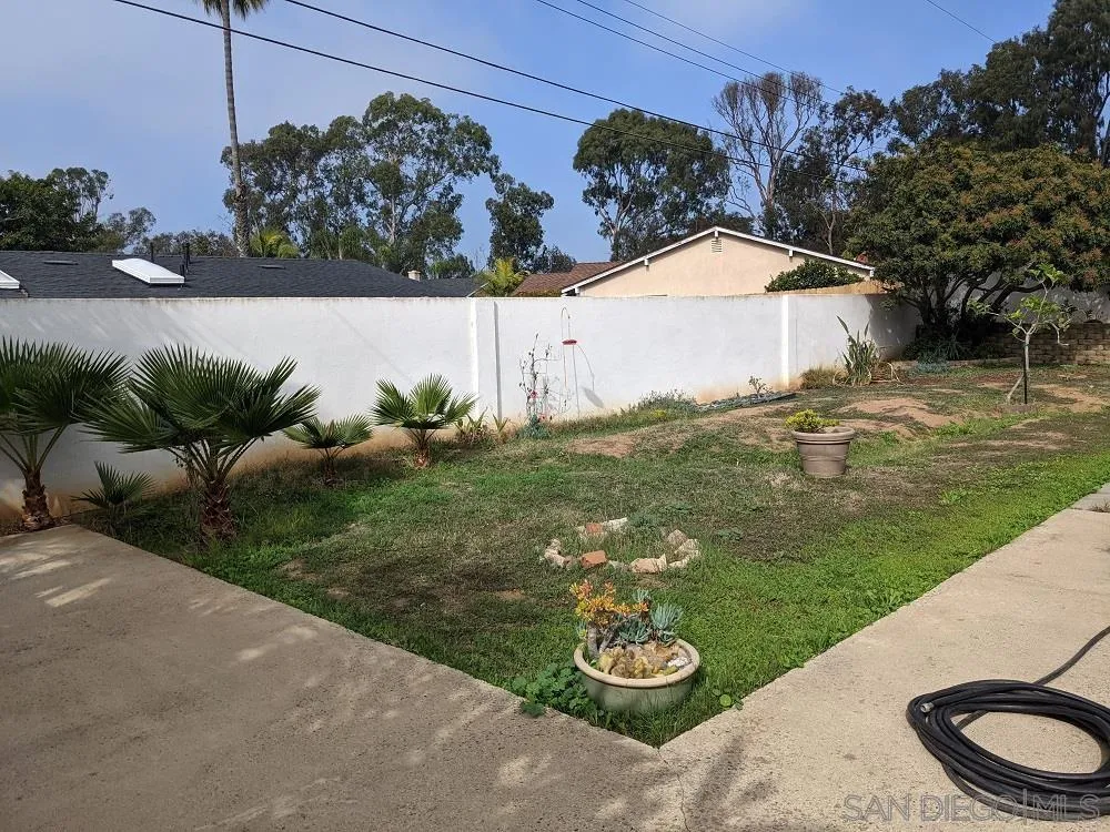 1800 Guevara Road Carlsbad, CA 92008 - Photo 25 of 29 a view of a backyard with sitting area