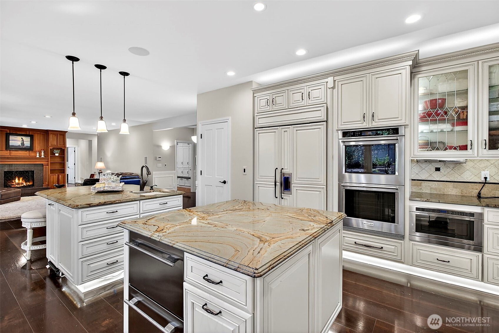 34529 5th Place Southwest Federal Way, WA 98023 - Photo 16 of 40 a kitchen with a stove and a refrigerator