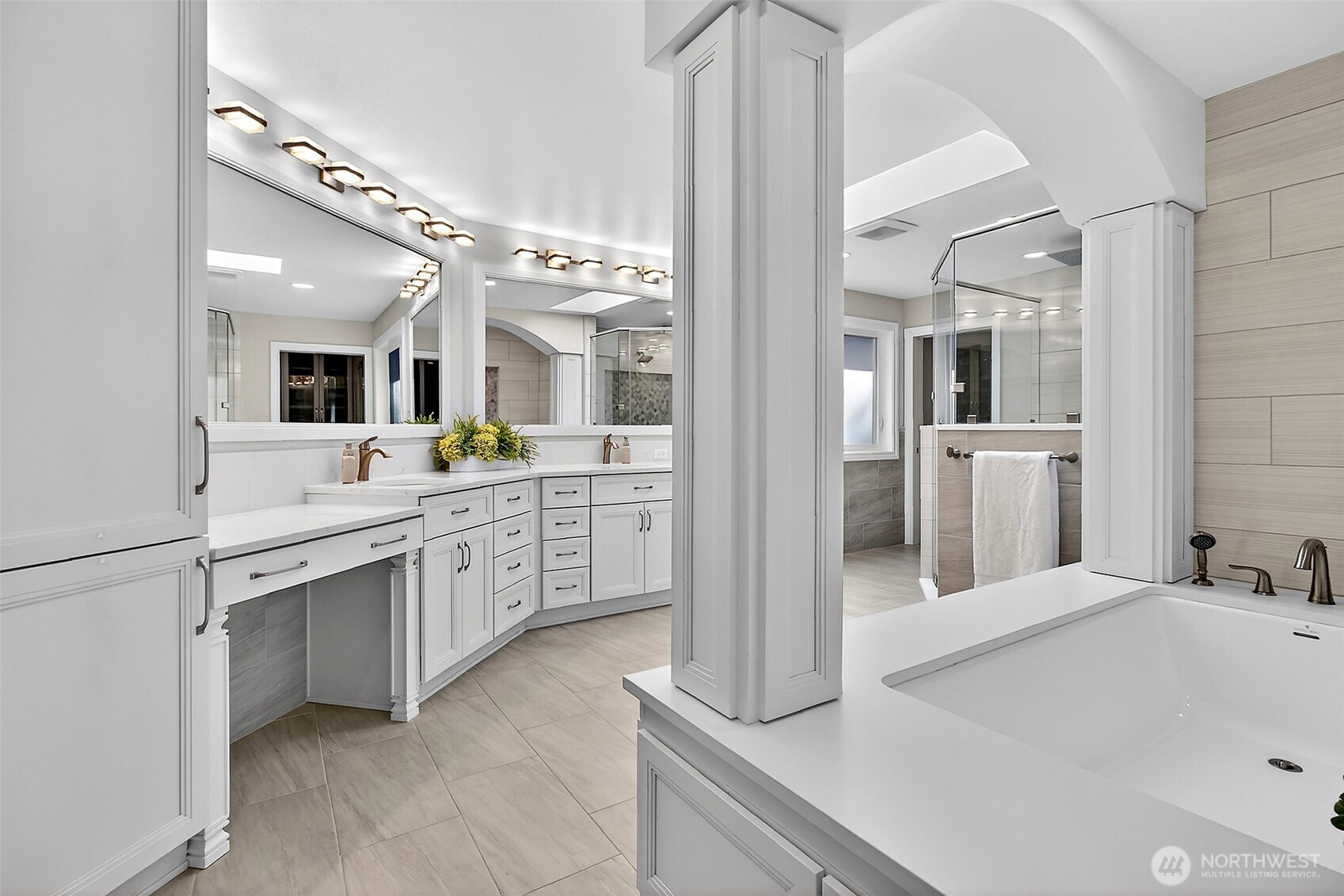 34529 5th Place Southwest Federal Way, WA 98023 - Photo 31 of 40 a bathroom with a tub sink and mirror