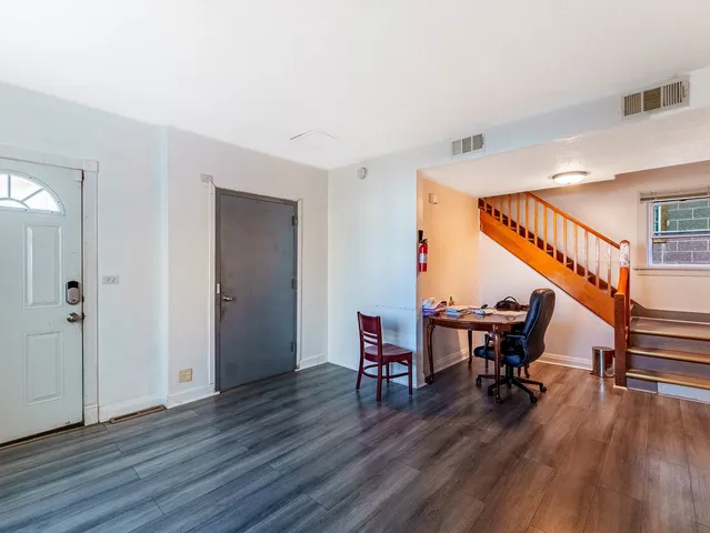 $140,000 | 1014 Washington Street, Waukegan, IL 60085