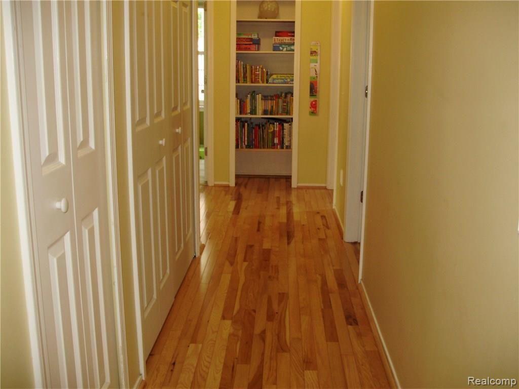 211 Whitney Drive Rochester Hills, MI 48307 - Photo 11 of 25