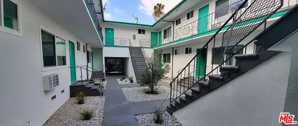 $2,095 | 252 South New Hampshire Avenue, Unit 10, Los Angeles, CA 90004