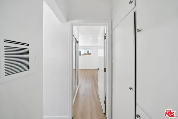 $2,095 | 252 South New Hampshire Avenue, Unit 10, Los Angeles, CA 90004