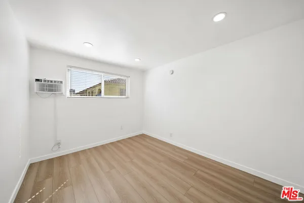 $2,095 | 252 South New Hampshire Avenue, Unit 10, Los Angeles, CA 90004
