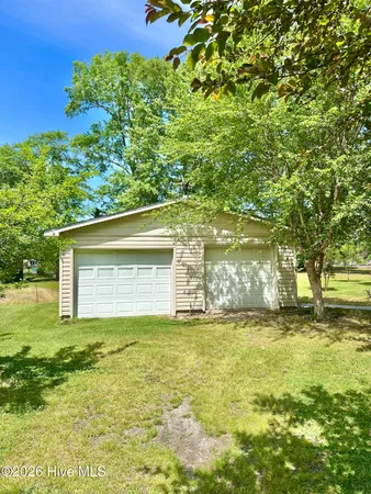 $325,000 | 407 4th Street, Bladenboro, NC 28320