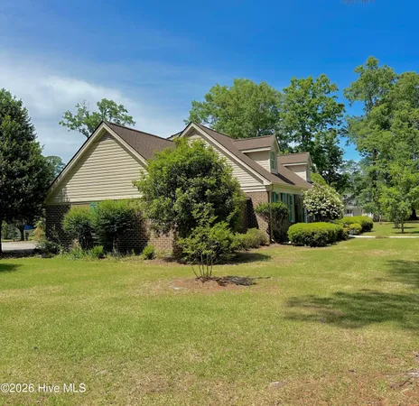 $325,000 | 407 4th Street, Bladenboro, NC 28320