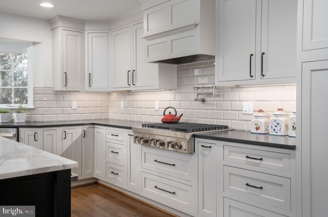 $2,580,000 | 504 Richards Lane, Alexandria, VA 22302