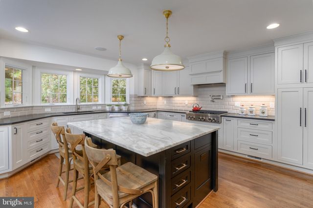$2,580,000 | 504 Richards Lane, Alexandria, VA 22302