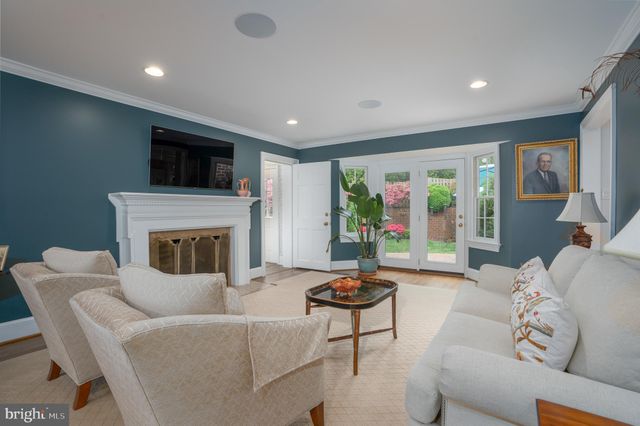 $2,580,000 | 504 Richards Lane, Alexandria, VA 22302