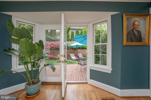 $2,580,000 | 504 Richards Lane, Alexandria, VA 22302