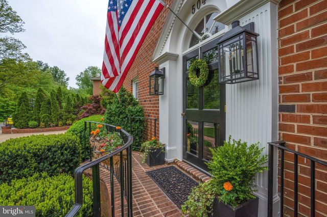 $2,580,000 | 504 Richards Lane, Alexandria, VA 22302