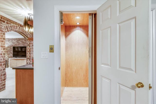 $2,580,000 | 504 Richards Lane, Alexandria, VA 22302