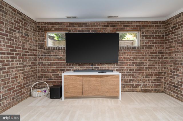 $2,580,000 | 504 Richards Lane, Alexandria, VA 22302