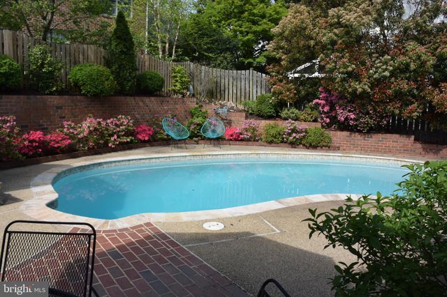 $2,580,000 | 504 Richards Lane, Alexandria, VA 22302