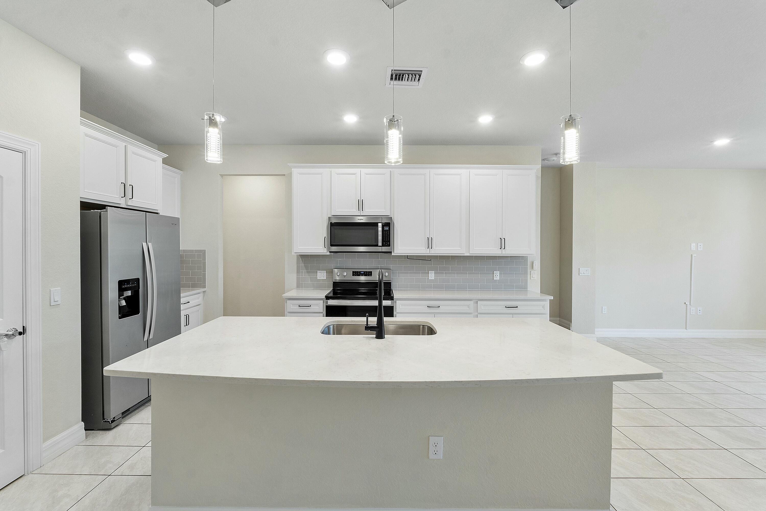 4853 Chantilly Road Lake Worth, FL 33467 - Photo 4 of 37 tempImagexhEIDr