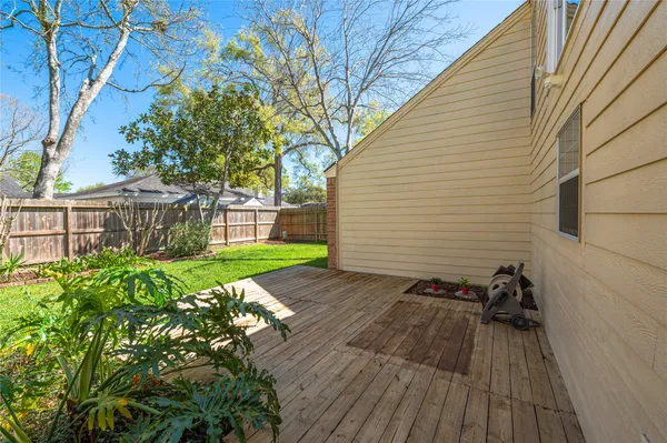 $369,900 | 16419 Laurelfield Drive, Houston, TX 77059