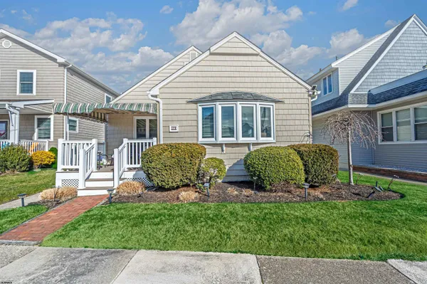 $975,000 | 17 East Colmar Circle, Margate City, NJ 08402