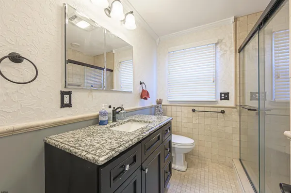 $975,000 | 17 East Colmar Circle, Margate City, NJ 08402