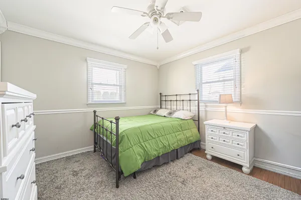 $975,000 | 17 East Colmar Circle, Margate City, NJ 08402