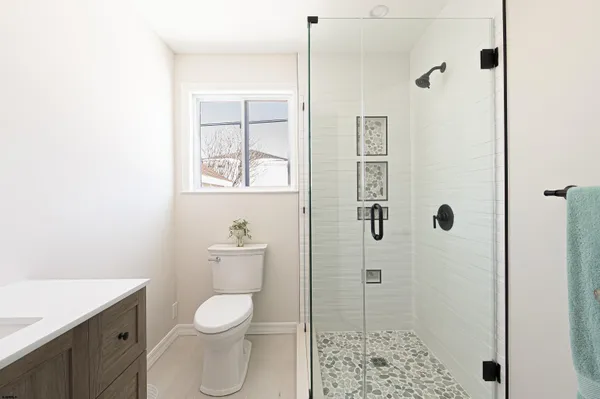 $975,000 | 17 East Colmar Circle, Margate City, NJ 08402