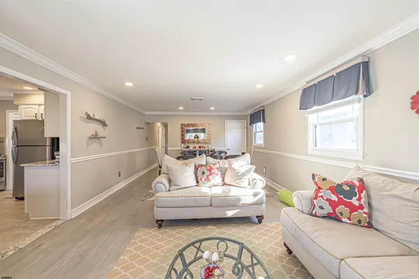 $975,000 | 17 East Colmar Circle, Margate City, NJ 08402