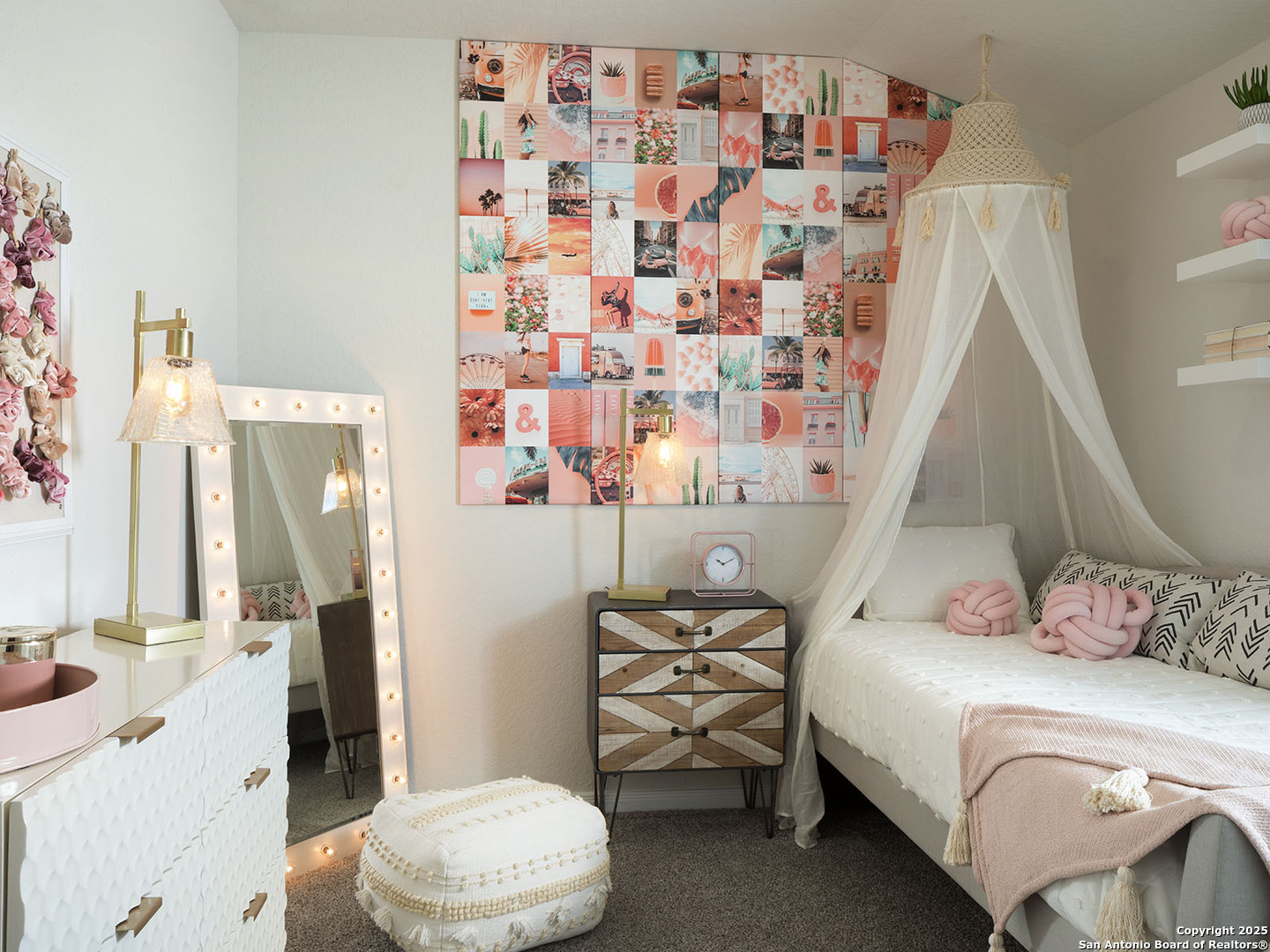 124 Perciful Avenue Cibolo, TX 78108 - Photo 10 of 14 a bedroom with a bed and a couch