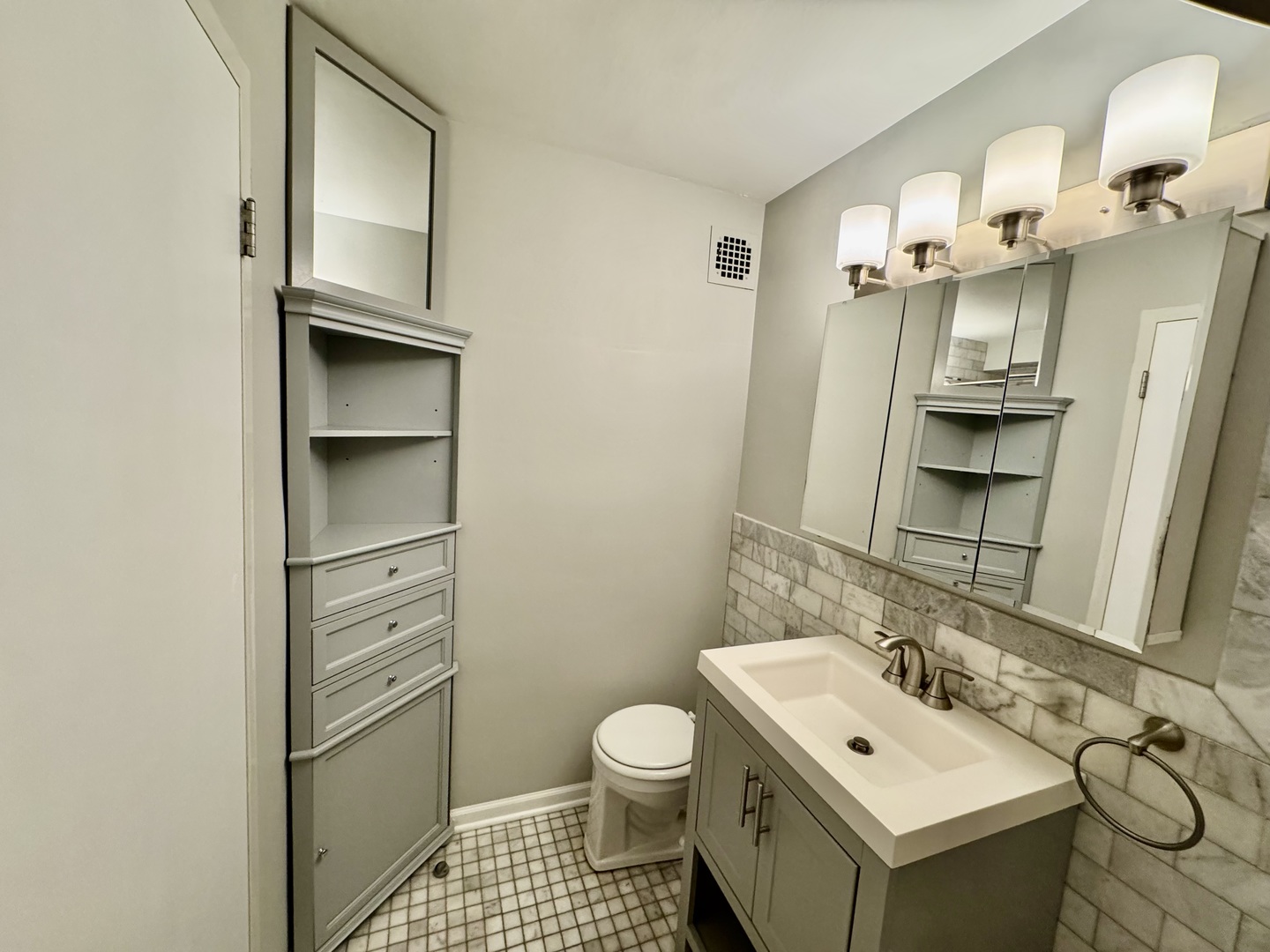2909 North Sheridan Road, Unit 1408 Chicago, IL 60657 - Photo 13 of 19 Gallery Image 13