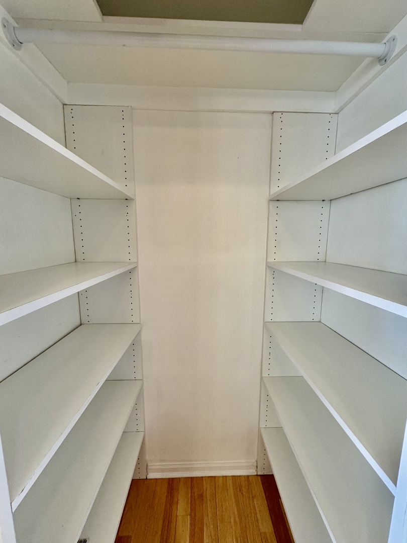 2909 North Sheridan Road, Unit 1408 Chicago, IL 60657 - Photo 14 of 19 Gallery Image 14