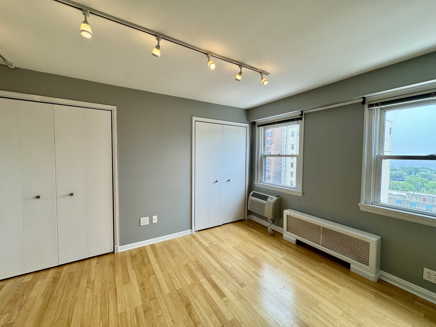2909 North Sheridan Road, Unit 1408 Chicago, IL 60657 - Photo 10 of 19 Gallery Image 10