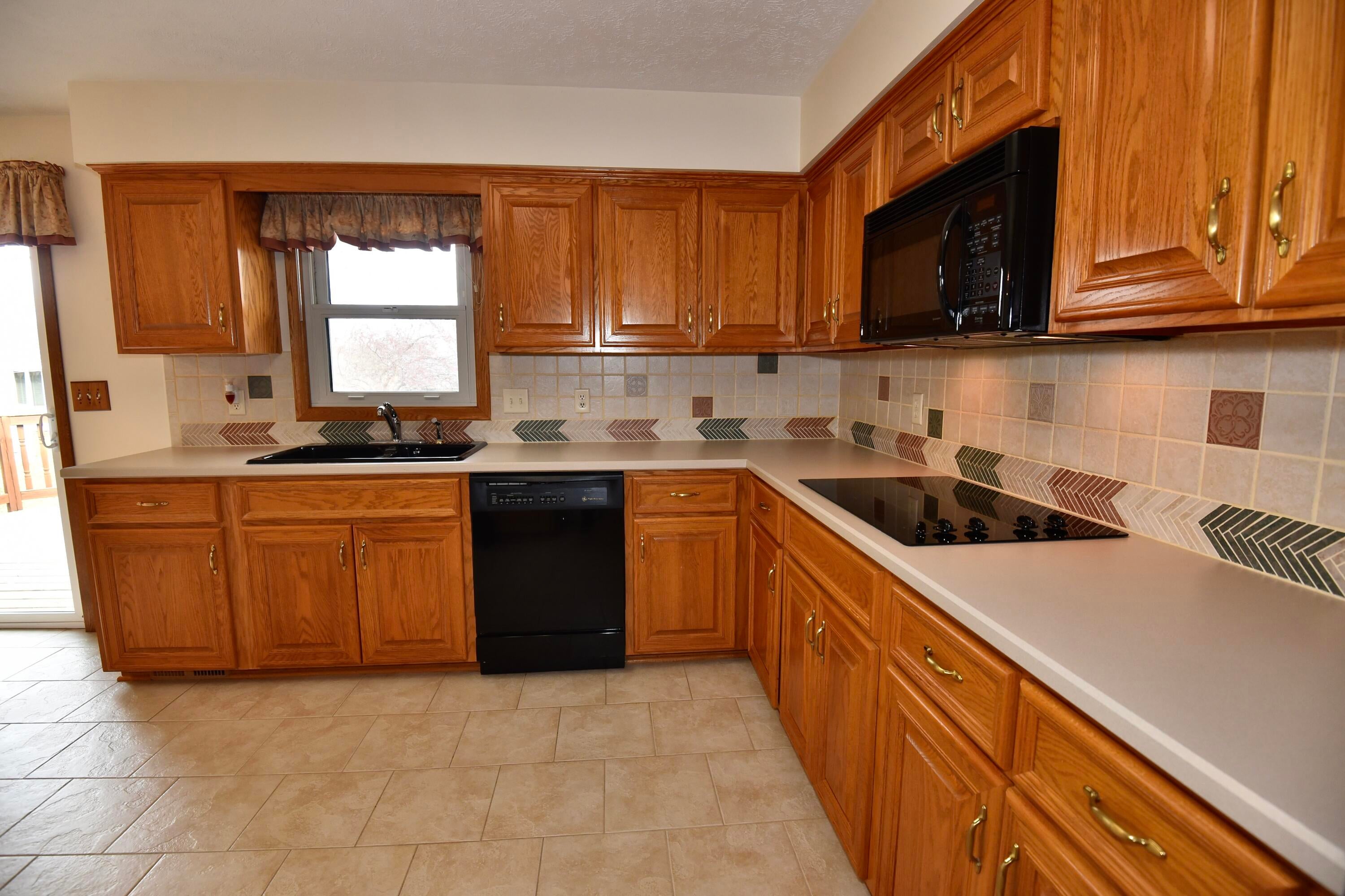 111 Heesch Avenue Treynor, IA 51575 - Photo 4 of 23 Gallery Image 4