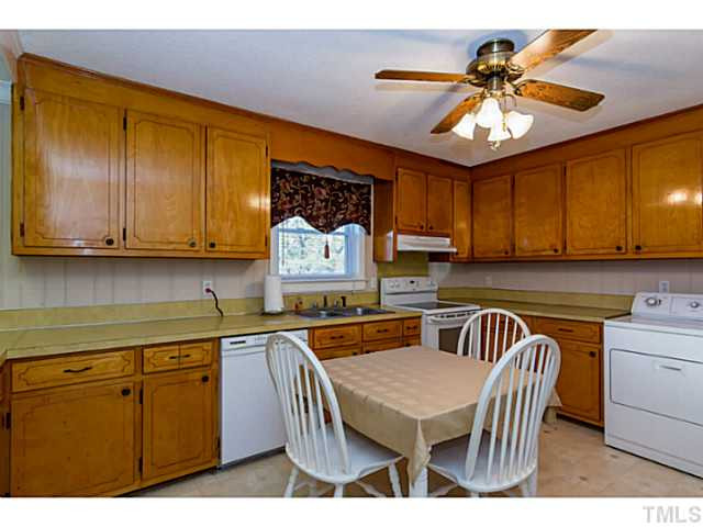 3001 Redwood Road Durham, NC 27704 - Photo 5 of 16 Kitchen